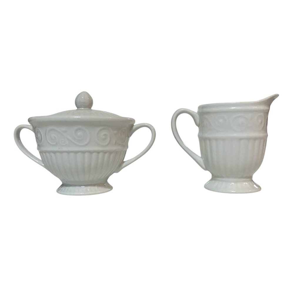 Gibson Everyday Claremont Pattern White
Sugar Bowl with Lid and Creamer Set